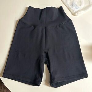 Black Ptula Cassey 6” shorts XS